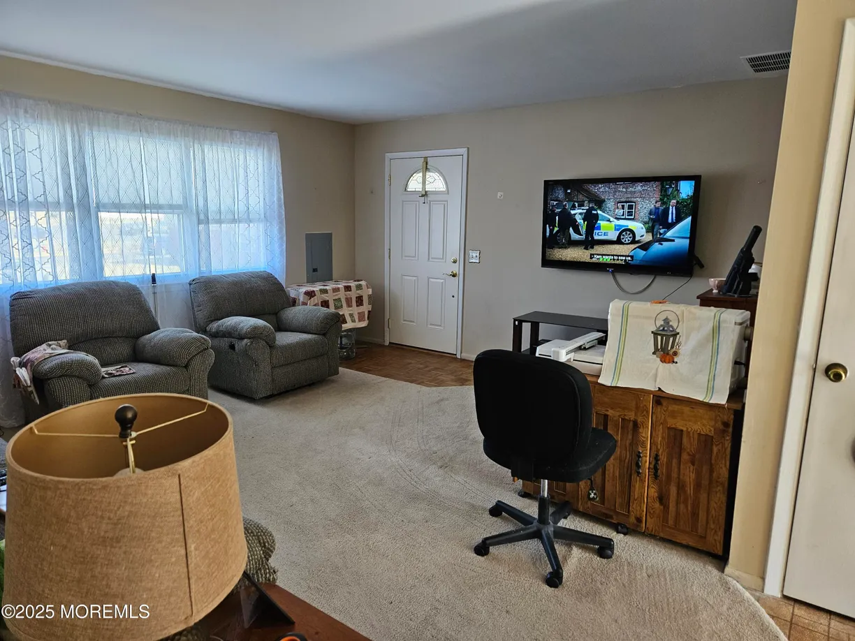 Rockland/Orange/NJ Real Estate | View 9 Hawaii Court, 972 | 2 Beds, 1 Bath