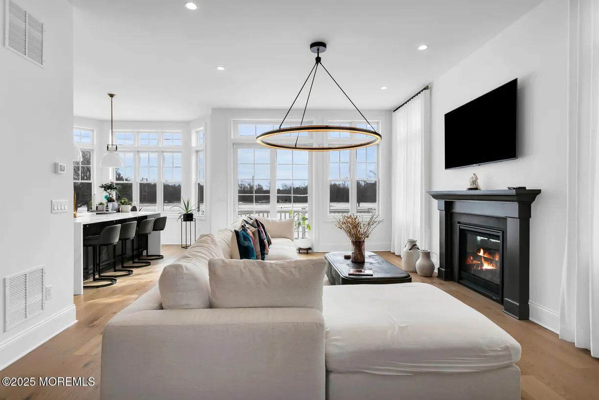 Rockland/Orange/NJ Real Estate | View 107 Eagle Way | 3 Beds, 3 Baths