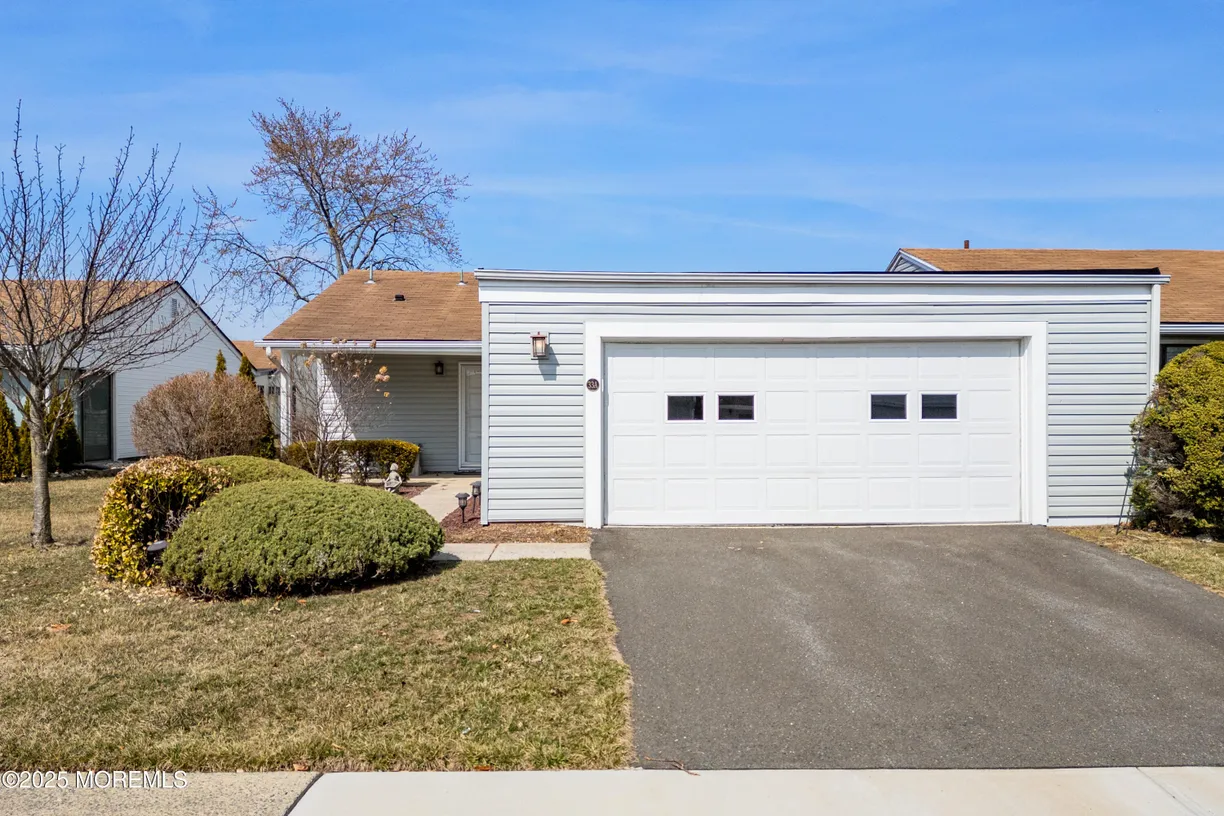 Rockland/Orange/NJ Real Estate | View 33 Haddon Road, 33A | 2 Beds, 2 Baths
