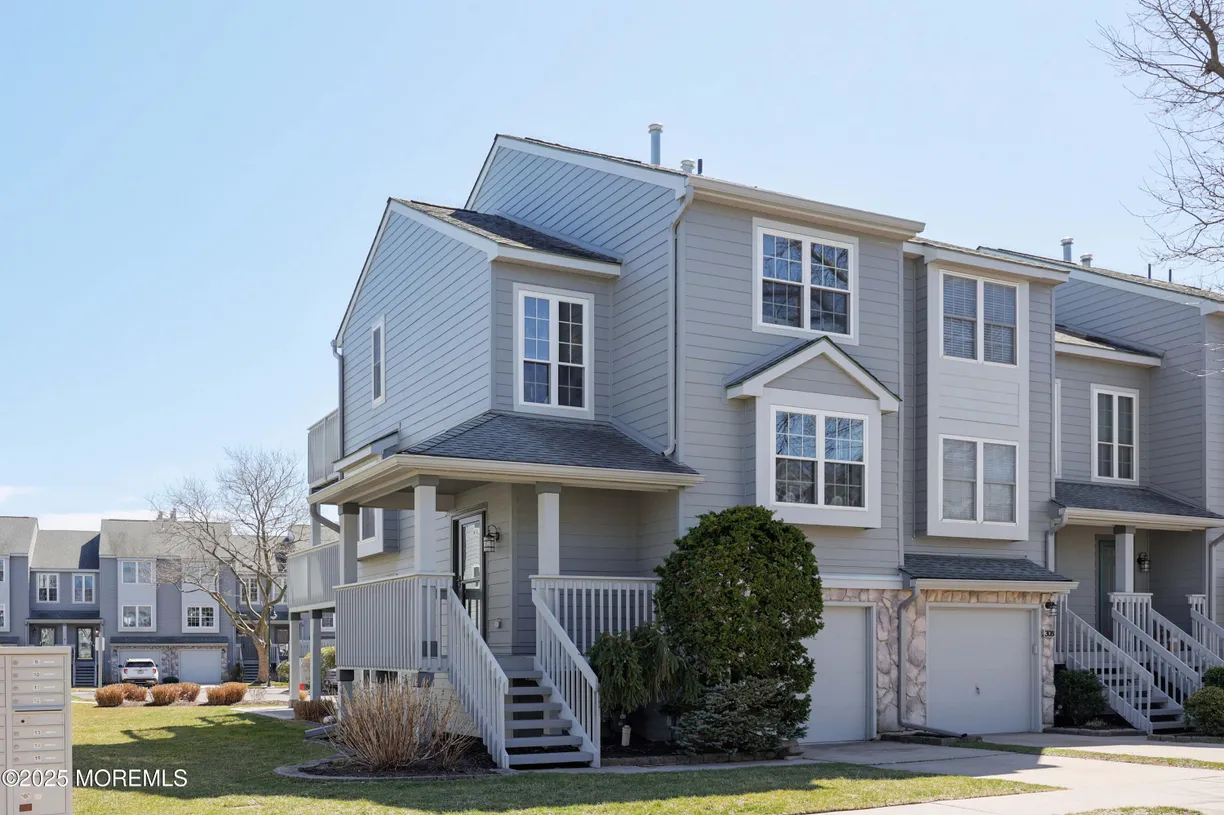 Rockland/Orange/NJ Real Estate | View 306 Sea Spray Lane | 2 Beds, 3 Baths