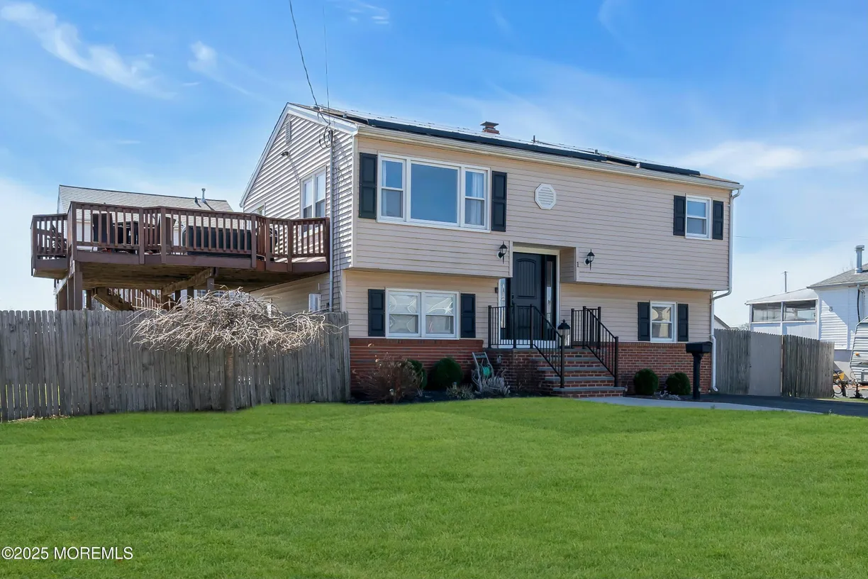 Rockland/Orange/NJ Real Estate | View 1 Pinehurst Avenue | 4 Beds, 2 Baths