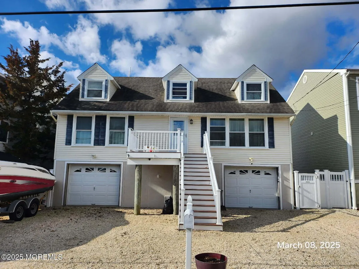 Rockland/Orange/NJ Real Estate | View 11 Mary Jeanne Lane | 4 Beds, 2 Baths