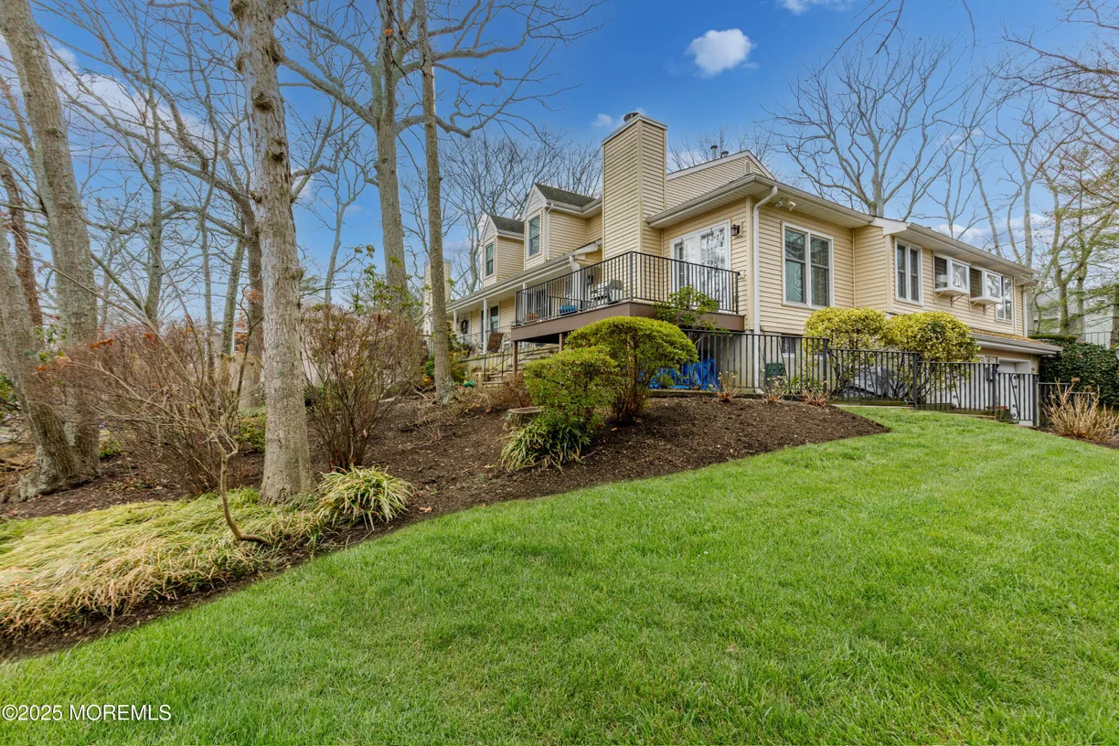 Rockland/Orange/NJ Real Estate | View 43 Oak Court, B | 2 Beds, 2 Baths