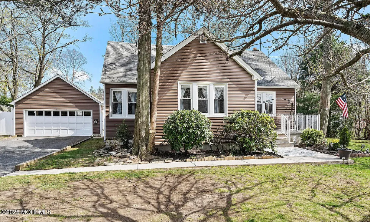 Rockland/Orange/NJ Real Estate | View 60 Wall Street | 3 Beds, 2 Baths