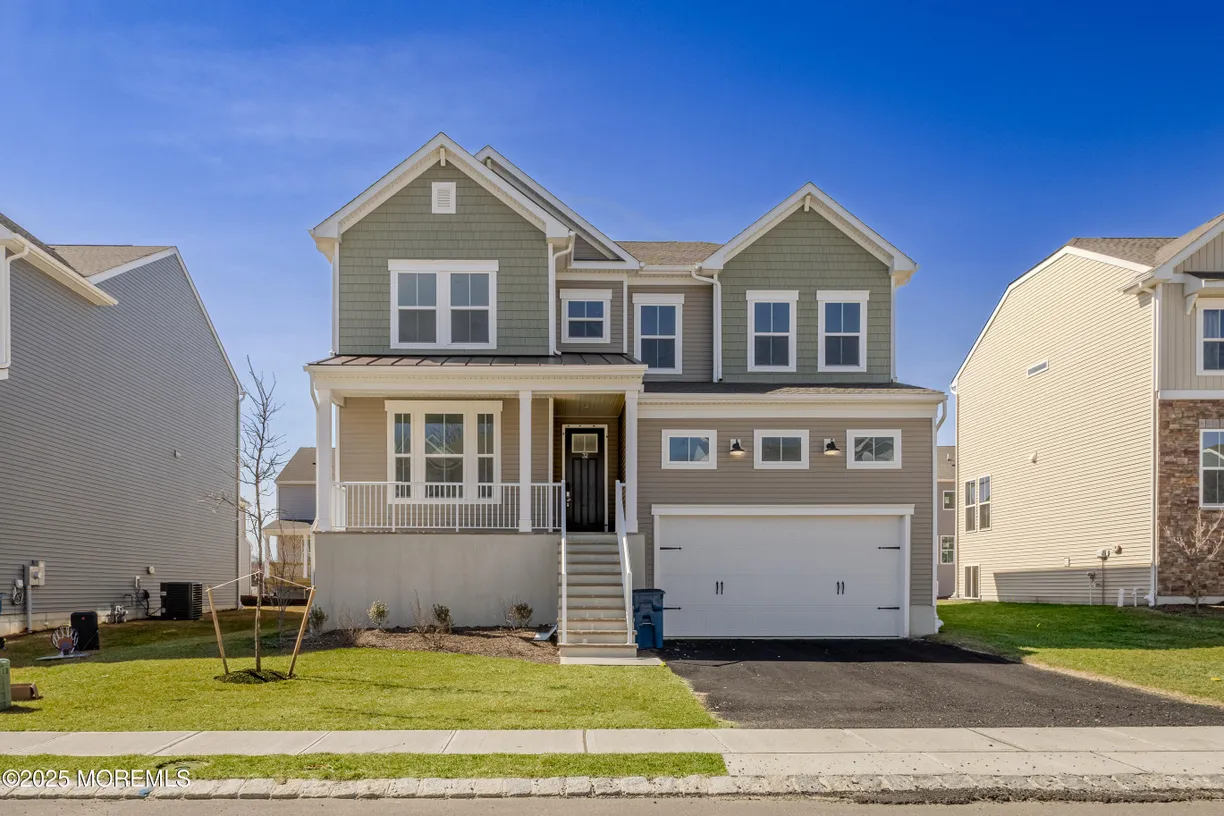 Rockland/Orange/NJ Real Estate | View 32 Carlisle Court | 4 Beds, 4 Baths