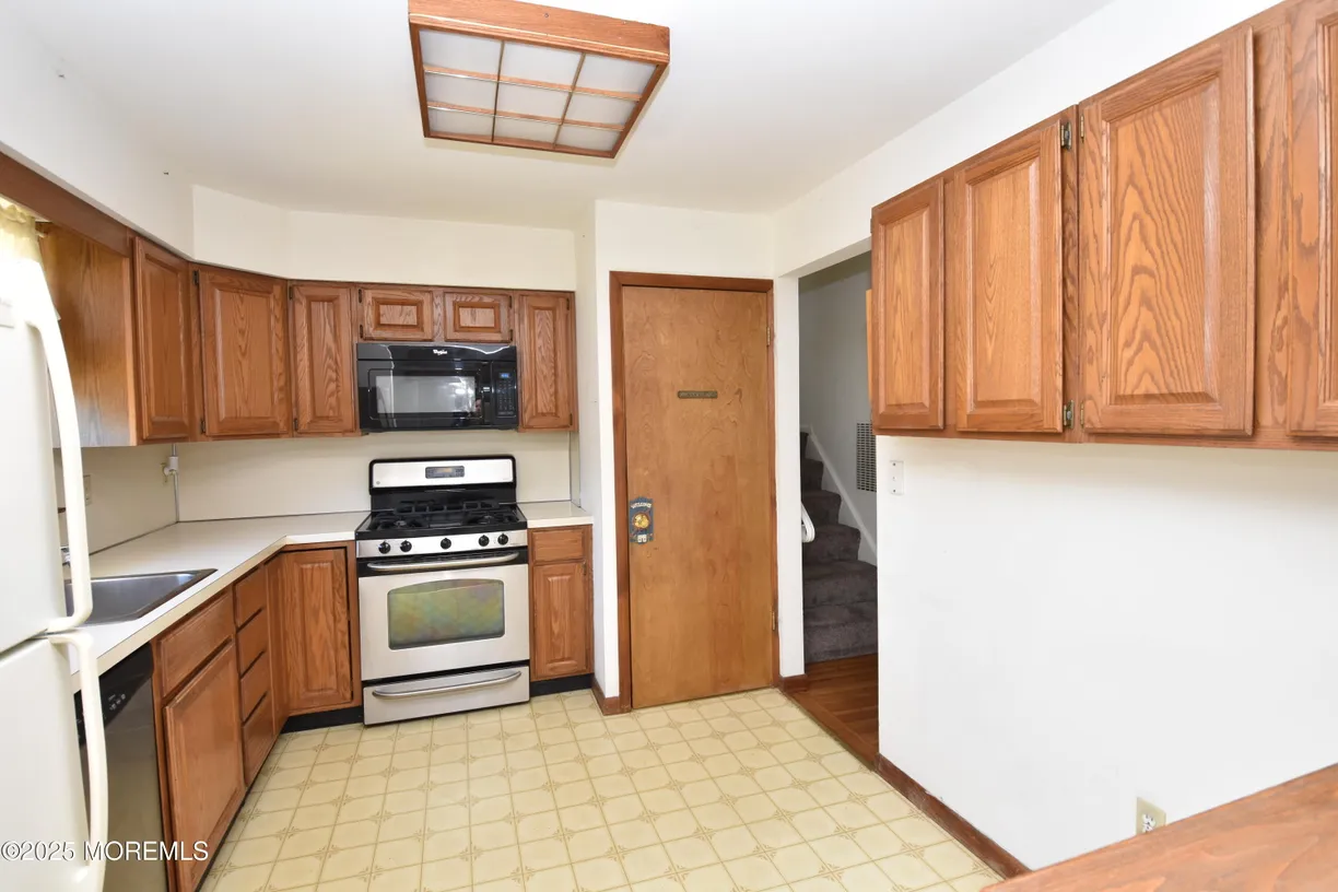 Rockland/Orange/NJ Real Estate | View 21 Spruce Road | Listing
