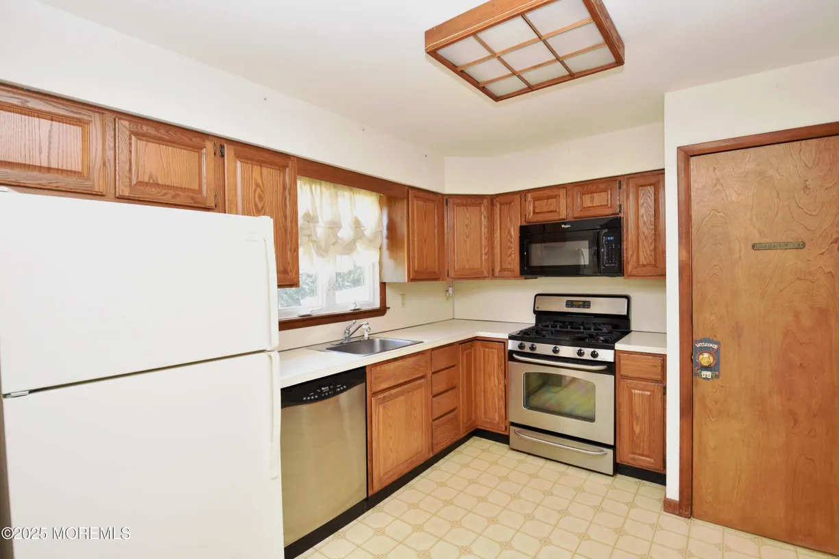 Rockland/Orange/NJ Real Estate | View 21 Spruce Road | Listing