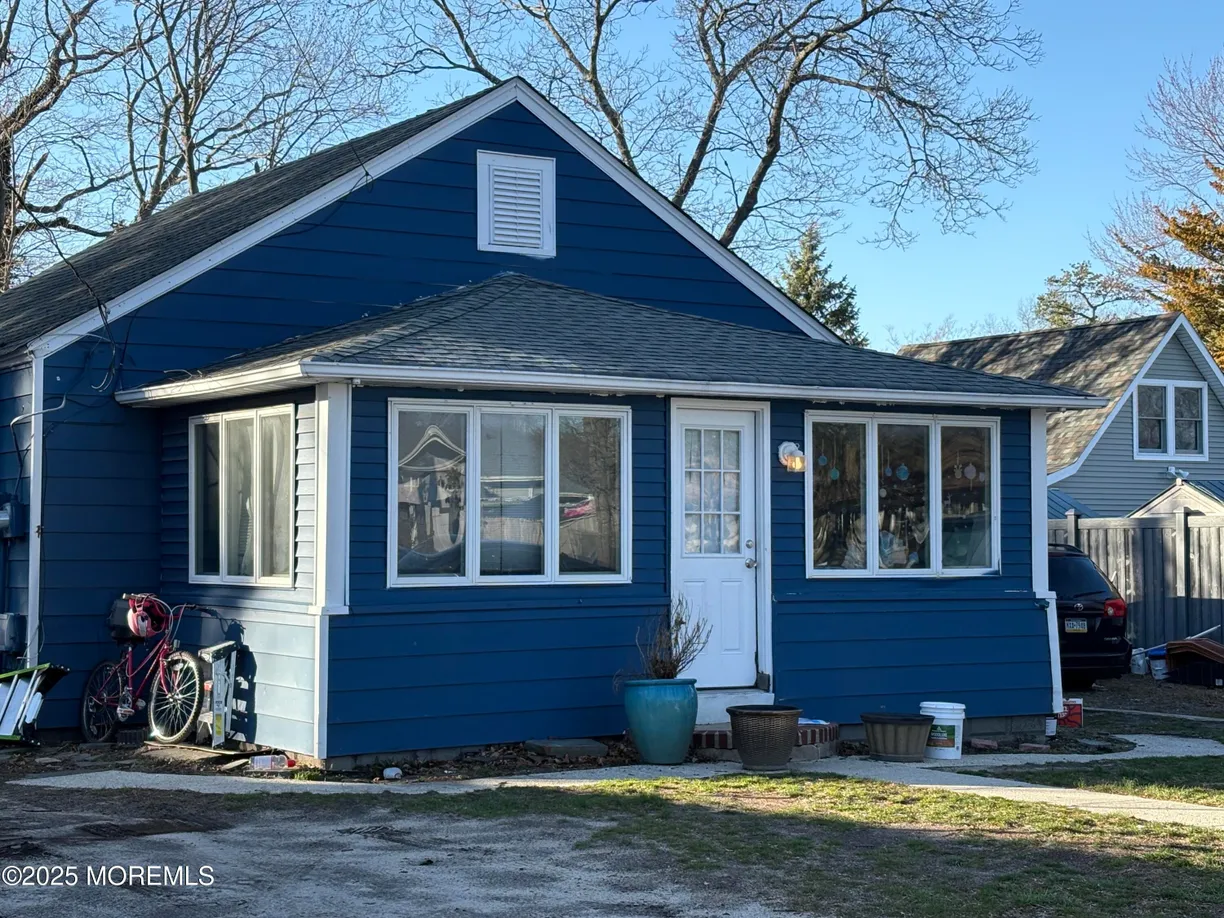 Rockland/Orange/NJ Real Estate | View 240 Beach Avenue | 2 Beds, 1 Bath