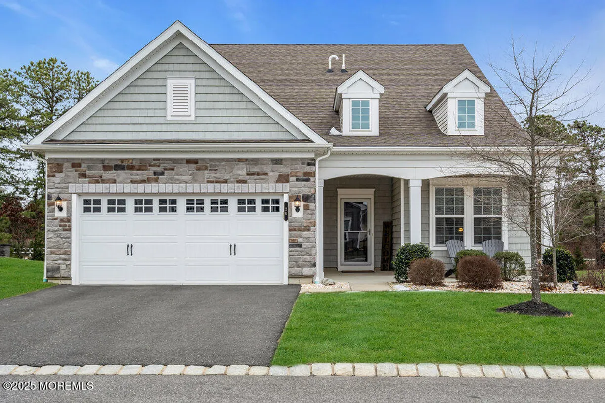 Rockland/Orange/NJ Real Estate | View 20 Addlestone Lane | 2 Beds, 2 Baths