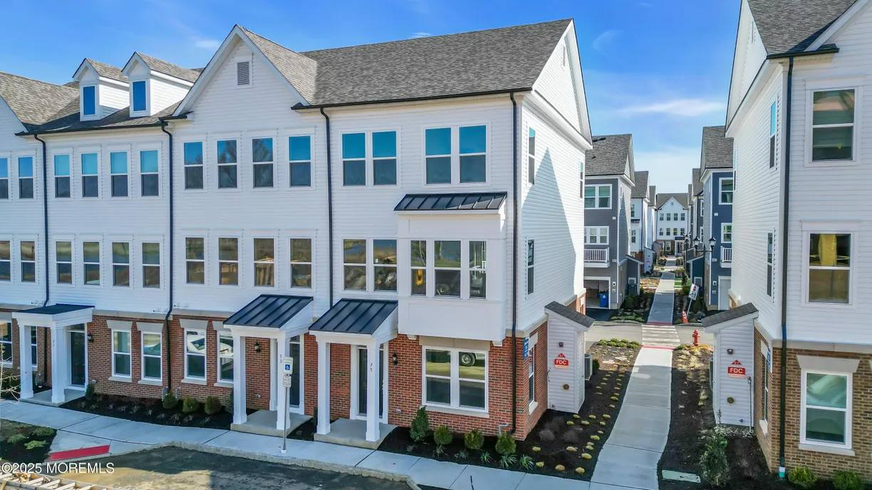 Rockland/Orange/NJ Real Estate | View 75 Driftwood Circle | Listing