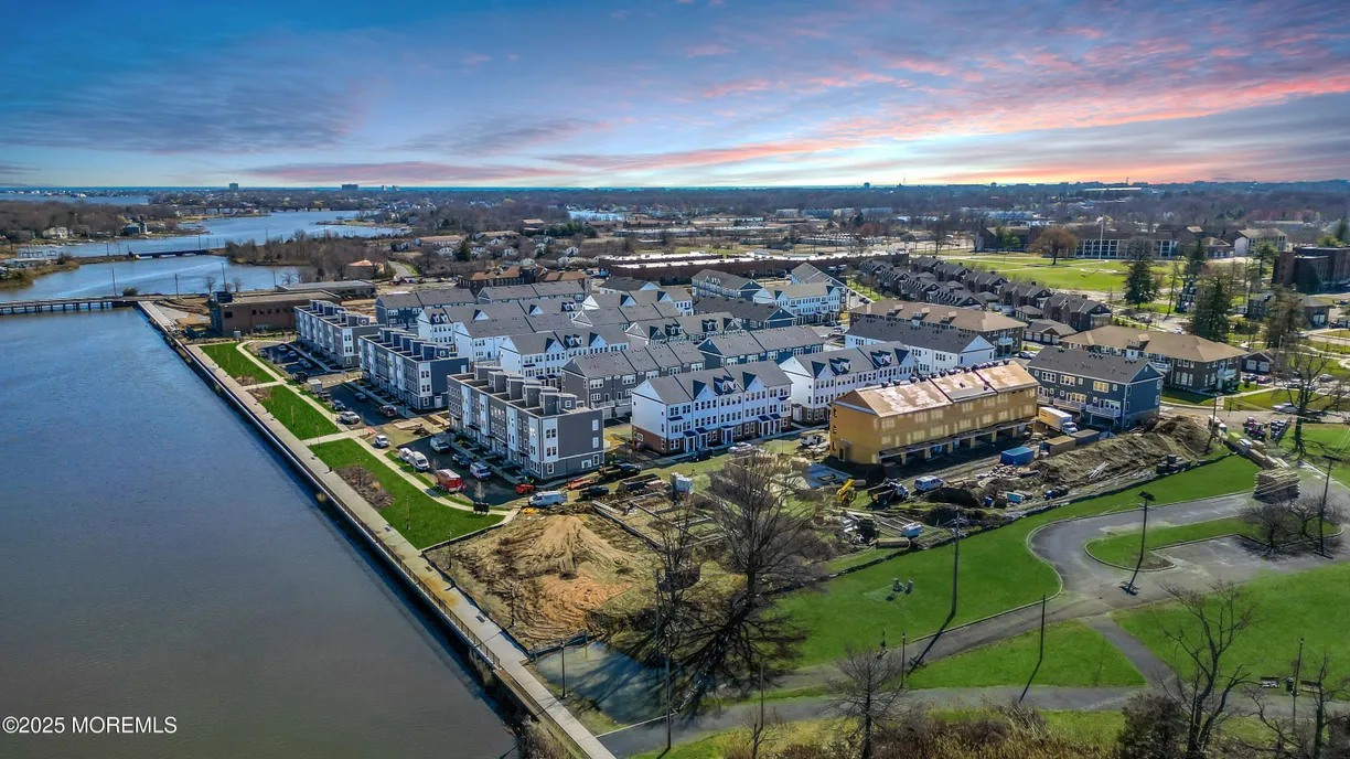 Rockland/Orange/NJ Real Estate | View 75 Driftwood Circle | 4 Beds, 3 Baths