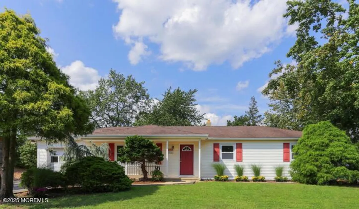 Rockland/Orange/NJ Real Estate | View 1033 6th Avenue | 3 Beds, 1 Bath