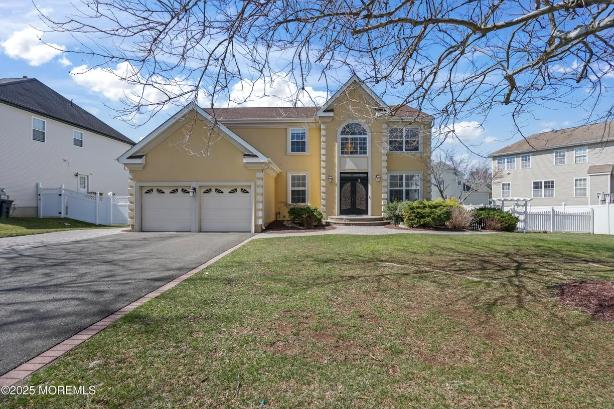 Rockland/Orange/NJ Real Estate | View 5 Pecan Valley Drive | 4 Beds, 2 Baths