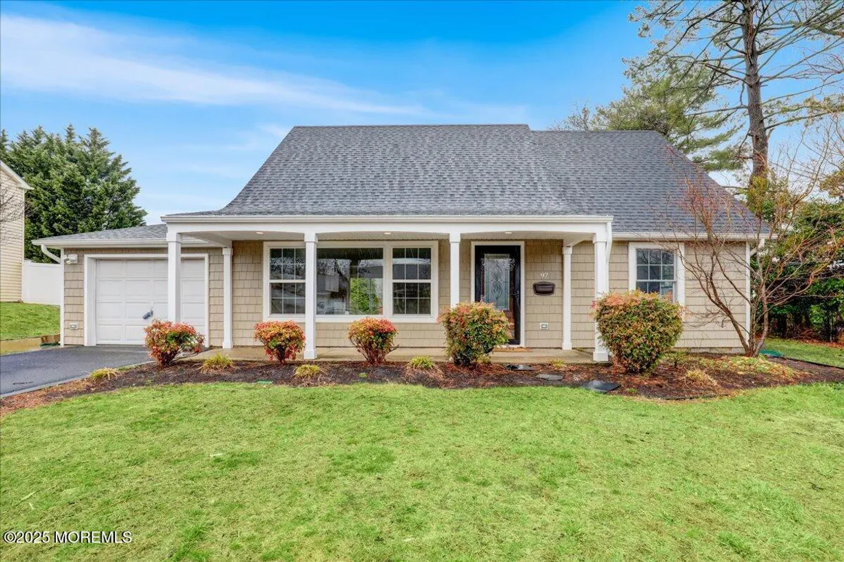 Rockland/Orange/NJ Real Estate | View 97 Irongate Lane | 4 Beds, 2 Baths