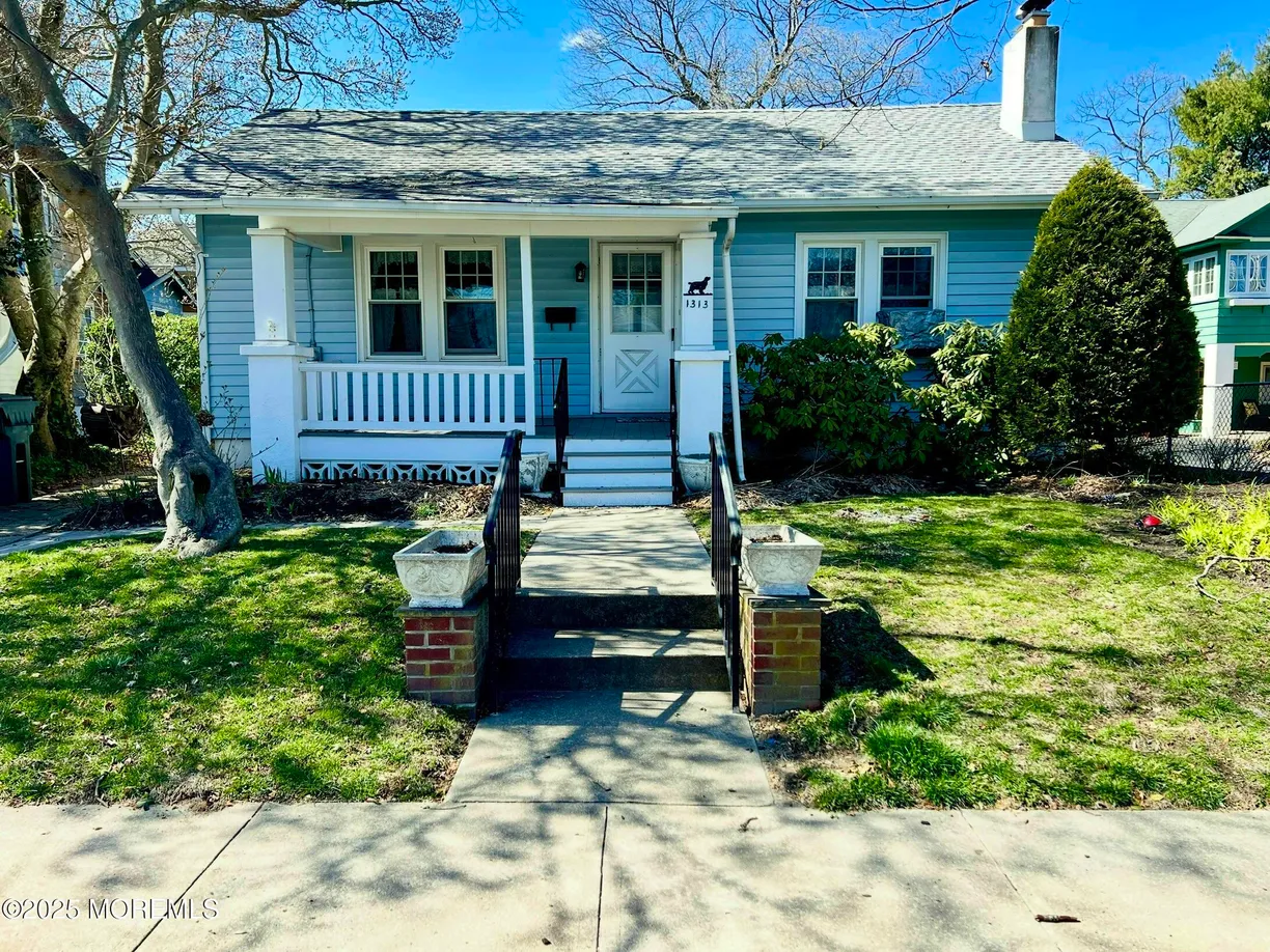 Rockland/Orange/NJ Real Estate | View 1313 Laurel Avenue | 3 Beds, 1 Bath