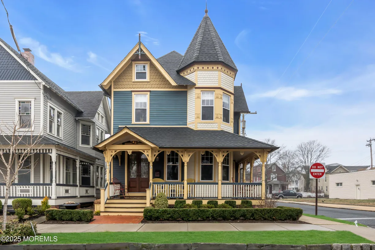 Rockland/Orange/NJ Real Estate | View 112 Main Avenue | 4 Beds, 2 Baths