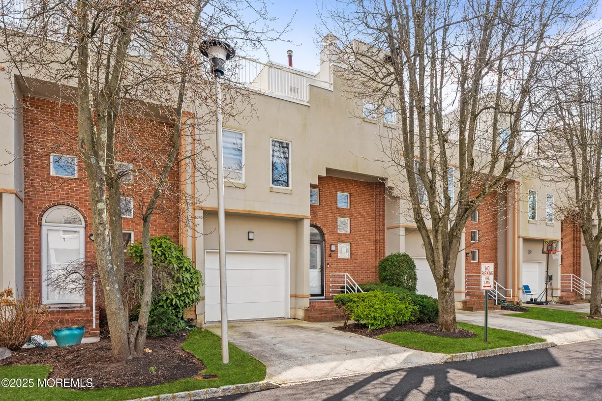 Rockland/Orange/NJ Real Estate | View 50 Sternberger Avenue, 4 | 2 Beds, 2 Baths