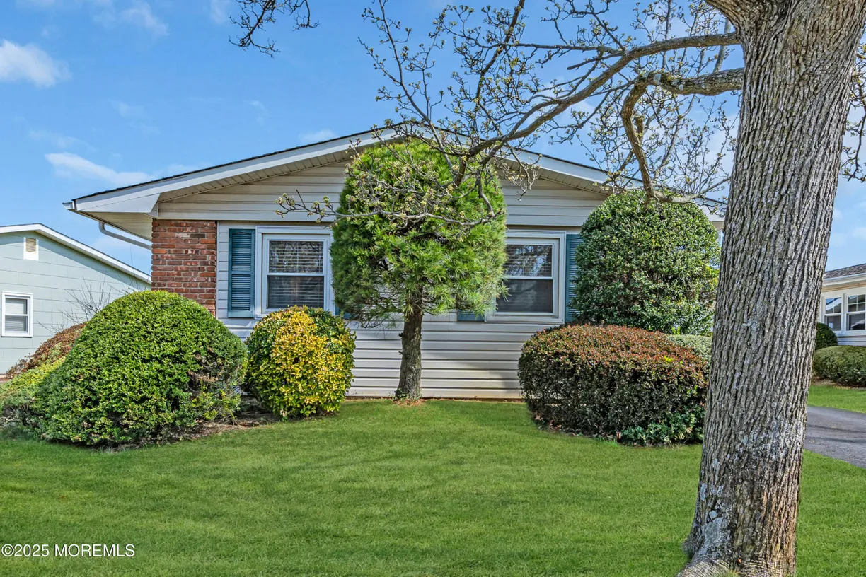Rockland/Orange/NJ Real Estate | View 51 Tony Court | 2 Beds, 1 Bath
