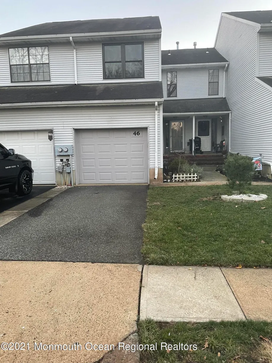 Rockland/Orange/NJ Real Estate | View 46 Chestnut Way | 2 Beds, 2 Baths