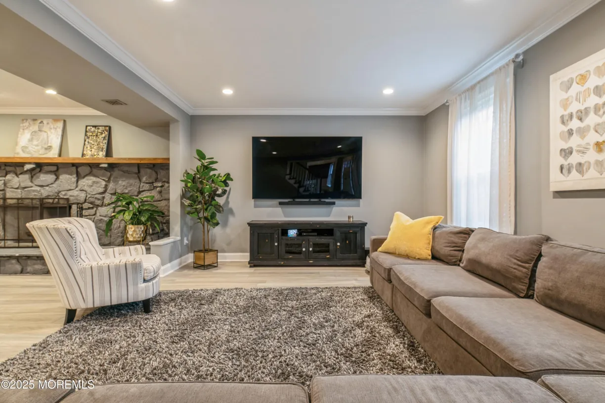 Rockland/Orange/NJ Real Estate | View 44 Manor Drive | Listing