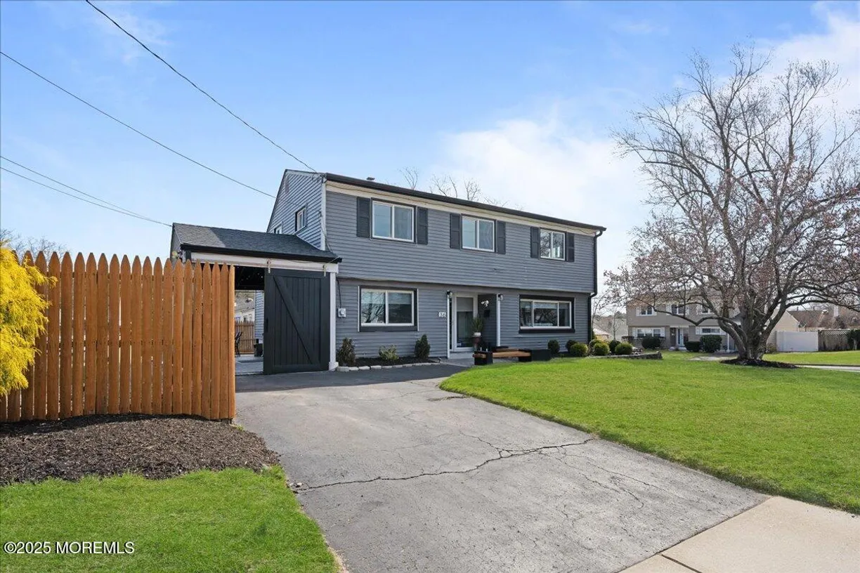 Rockland/Orange/NJ Real Estate | View 36 Stoneybrook Drive | 4 Beds, 1 Bath