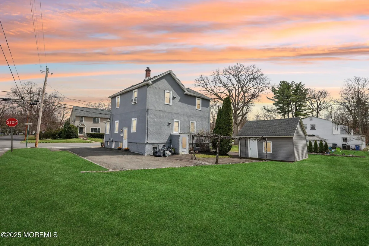 Rockland/Orange/NJ Real Estate | View 131 Livingston Avenue | 5 Beds, 2 Baths