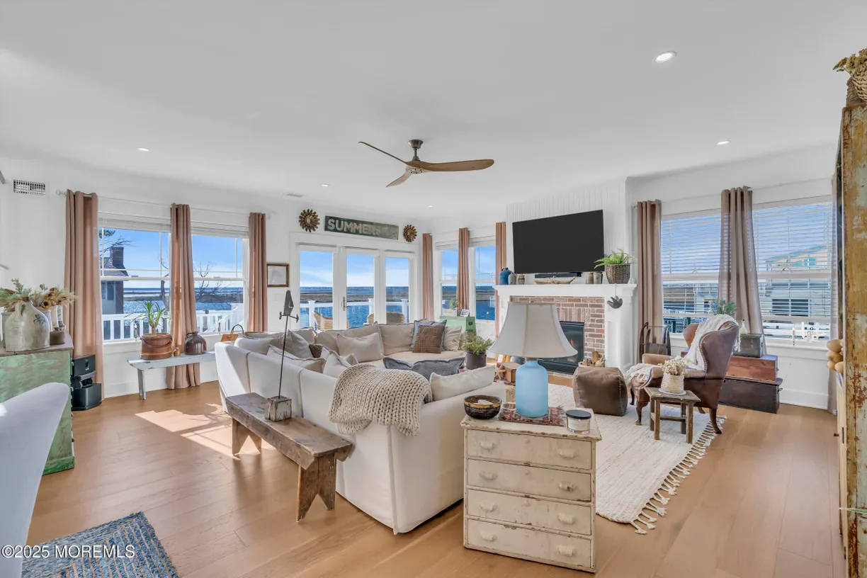 Rockland/Orange/NJ Real Estate | View 372 Lauderdale Drive | Listing