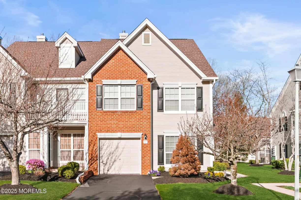 Rockland/Orange/NJ Real Estate | View 283 Daniele Drive | 3 Beds, 2 Baths