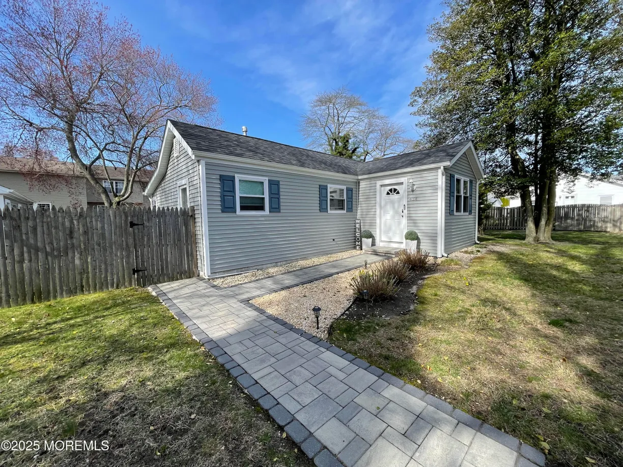 Rockland/Orange/NJ Real Estate | View 434 1st Avenue | 2 Beds, 2 Baths