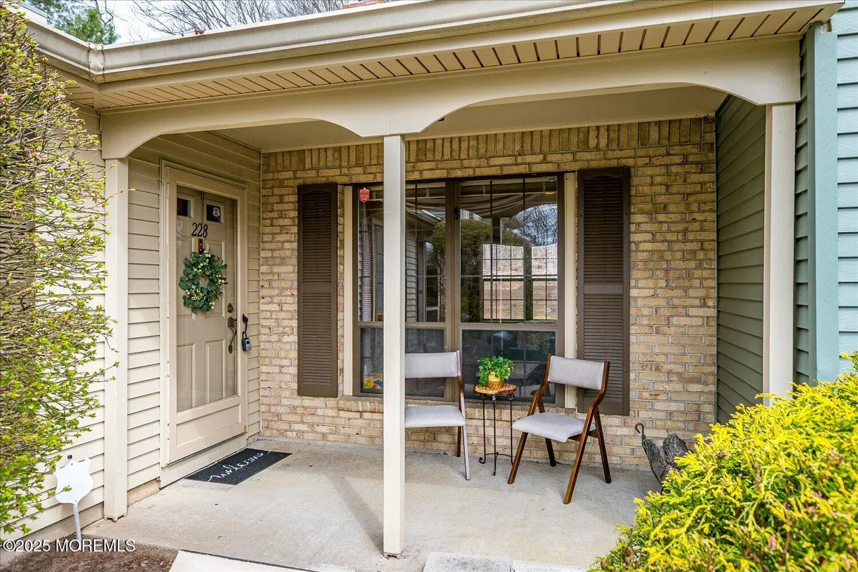 Rockland/Orange/NJ Real Estate | View 228 Perth Hill Court | 3 Beds, 2 Baths