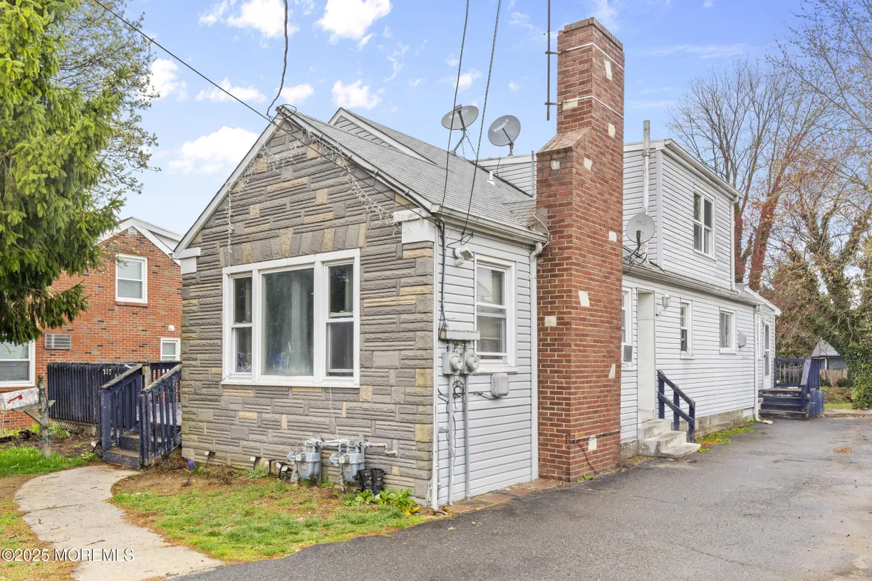 Rockland/Orange/NJ Real Estate | View 207 Oakwood Avenue | Listing