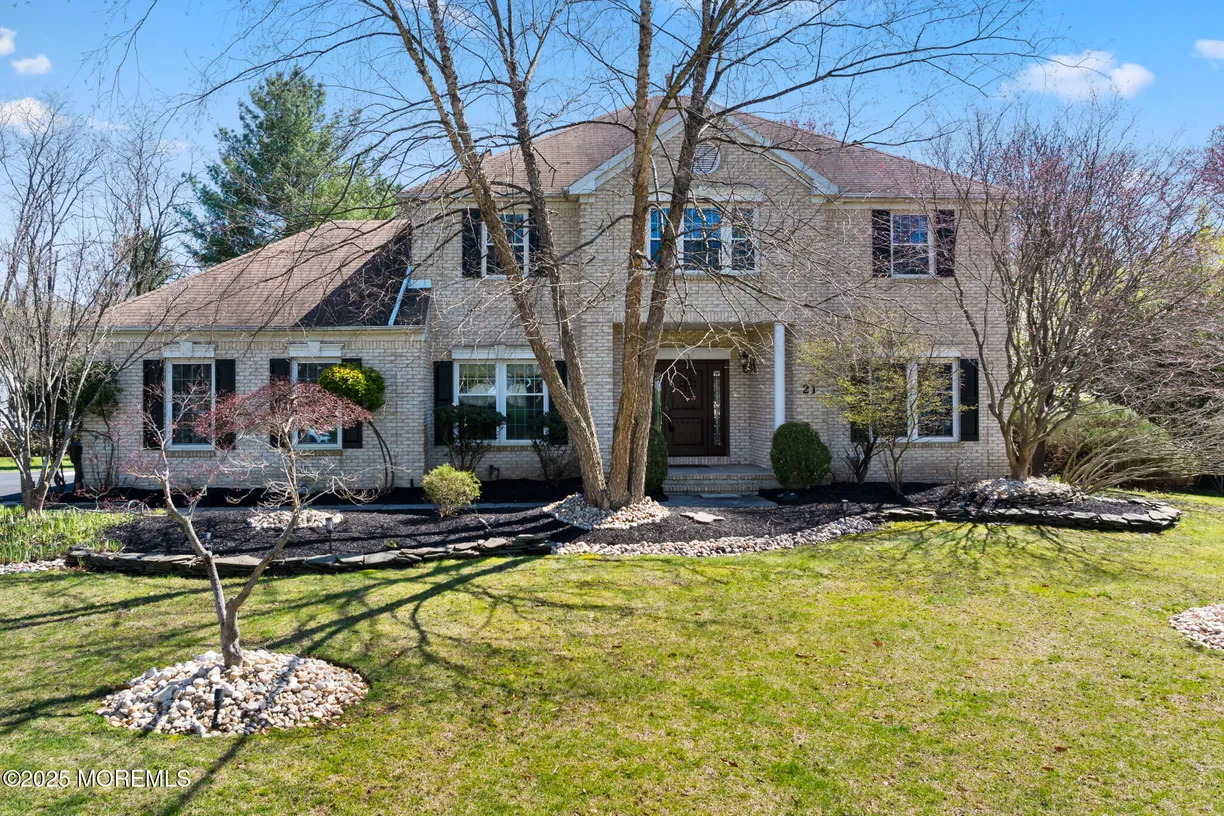Rockland/Orange/NJ Real Estate | View 21 Sheffield Drive | 4 Beds, 2 Baths