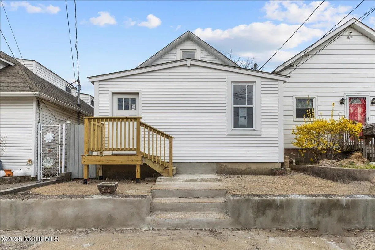 Rockland/Orange/NJ Real Estate | View 203 Center Avenue | 1 Bed, 1 Bath