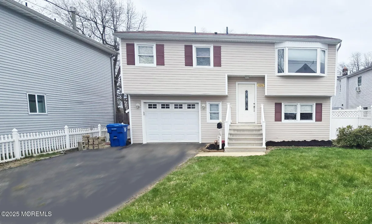 Rockland/Orange/NJ Real Estate | View 624 Hudson Avenue | 3 Beds, 1 Bath