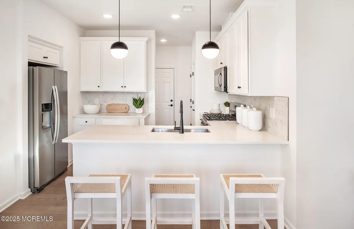 Rockland/Orange/NJ Real Estate | View 201 S Sunset Avenue, 109 | 2 Beds, 2 Baths