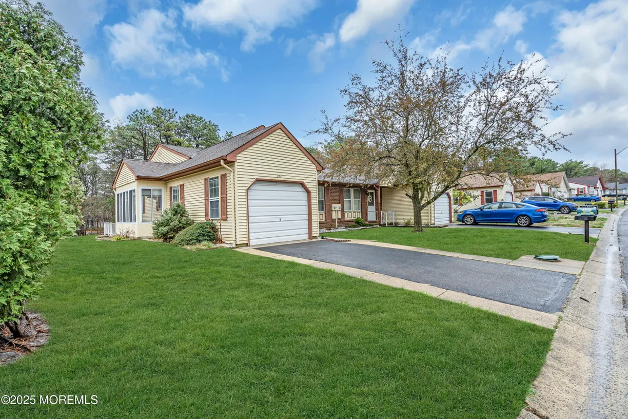 Rockland/Orange/NJ Real Estate | View 27 A Birchwood Drive, 50 | Listing