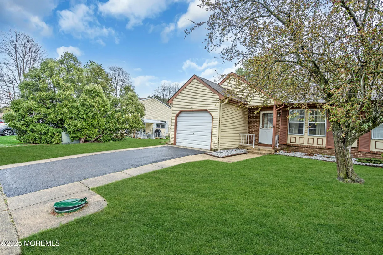 Rockland/Orange/NJ Real Estate | View 27 A Birchwood Drive, 50 | 2 Beds, 1 Bath
