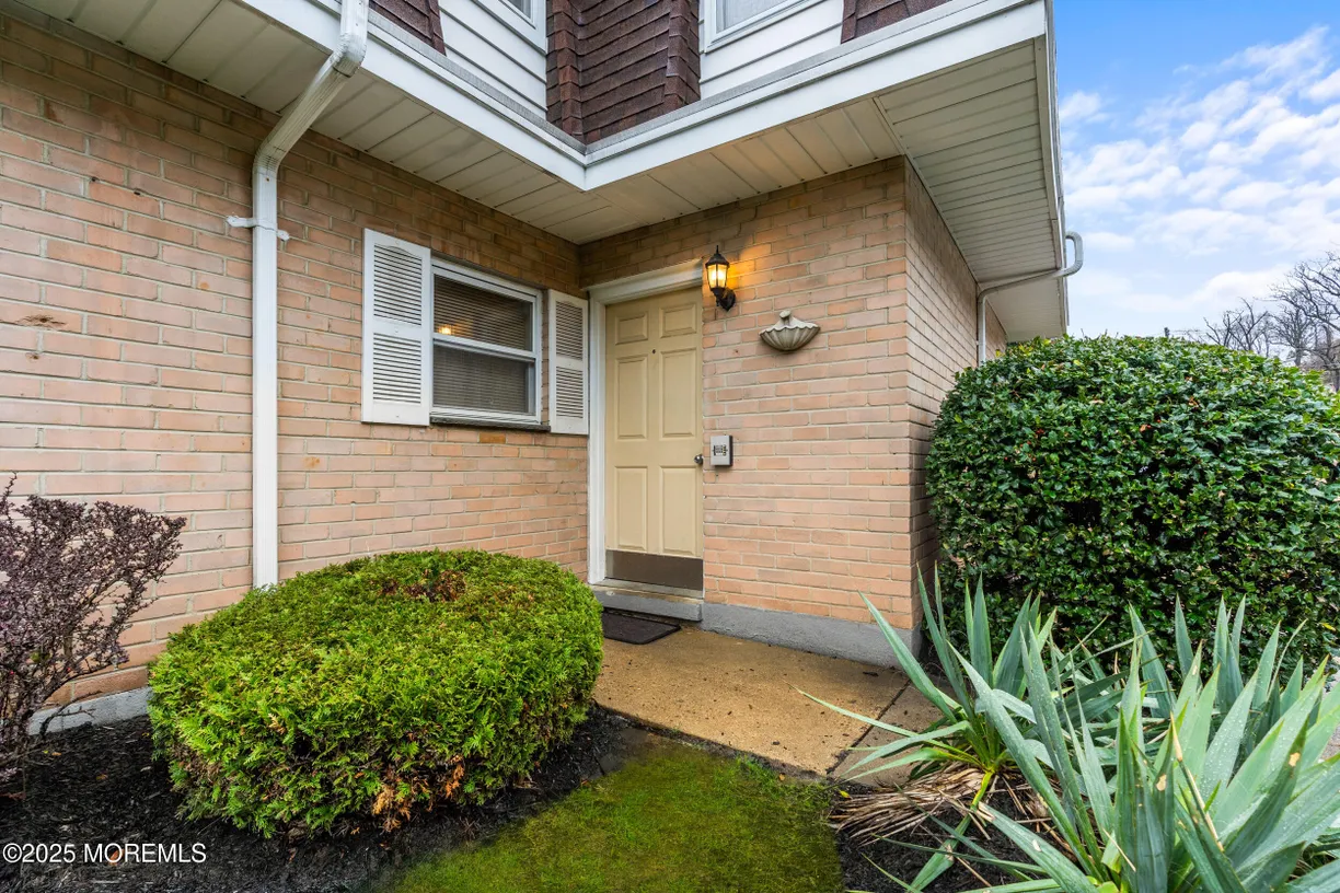 Rockland/Orange/NJ Real Estate | View 321-323 Shore Drive, 3 | Listing
