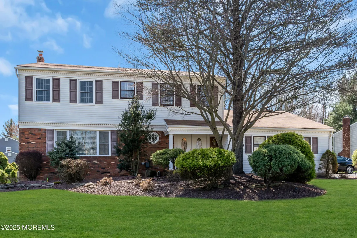 Rockland/Orange/NJ Real Estate | View 15 Julian Way | 4 Beds, 2 Baths