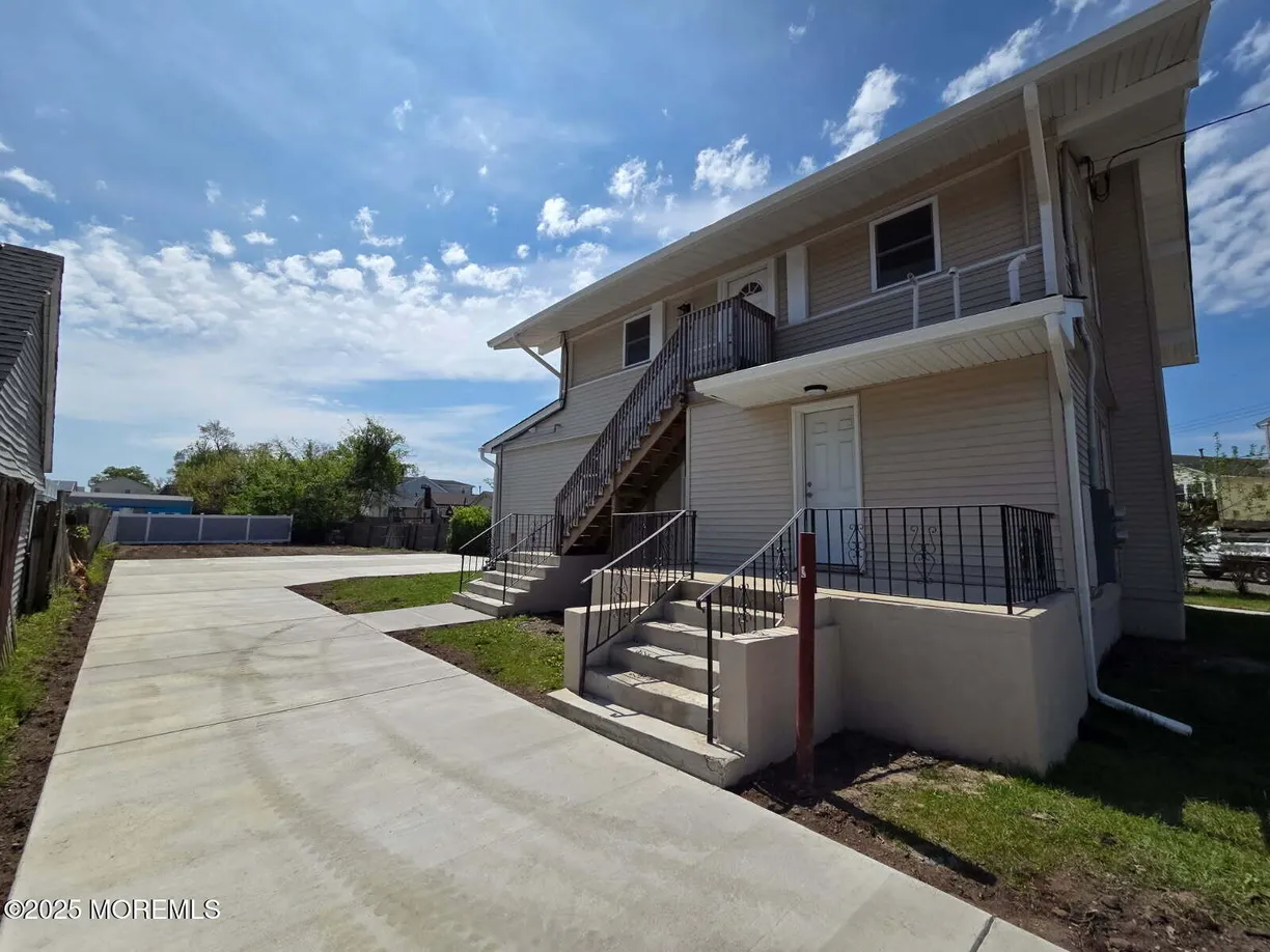 Rockland/Orange/NJ Real Estate | View 40 Twilight Avenue, 2 | 2 Beds, 2 Baths