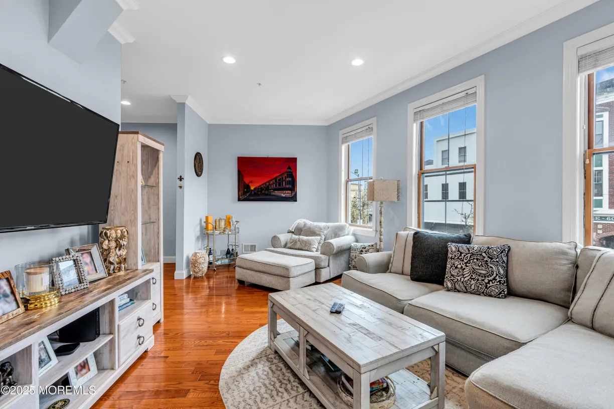 Rockland/Orange/NJ Real Estate | View 610 Mattison Avenue, 2 | 2 Beds, 2 Baths