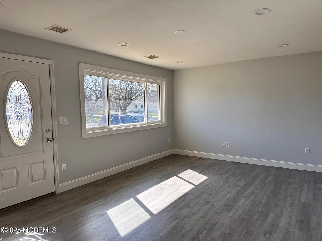 Rockland/Orange/NJ Real Estate | View 204 Dickinson Avenue | 2 Beds, 1 Bath