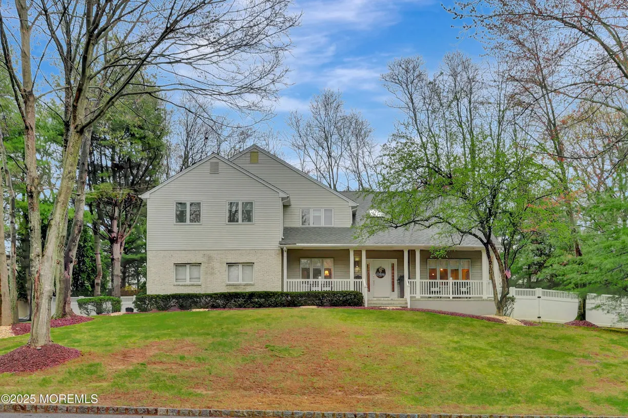 Rockland/Orange/NJ Real Estate | View 231 Nottingham Road | 4 Beds, 2 Baths