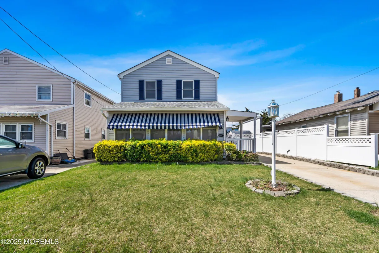 Rockland/Orange/NJ Real Estate | View 1204 Oakwood Road | 3 Beds, 2 Baths