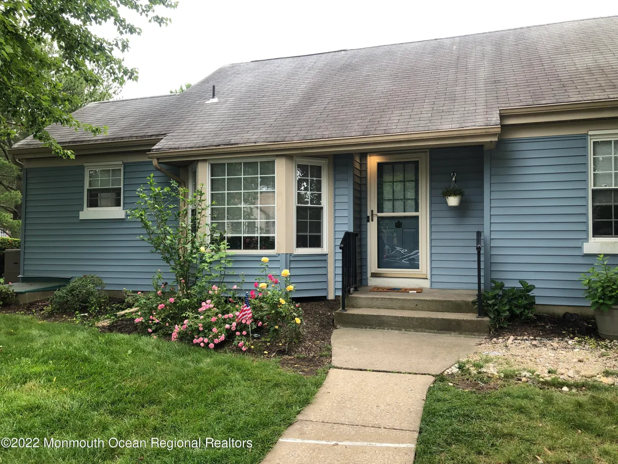 Rockland/Orange/NJ Real Estate | View 163 Concordia Circle, D | 2 Beds, 1 Bath