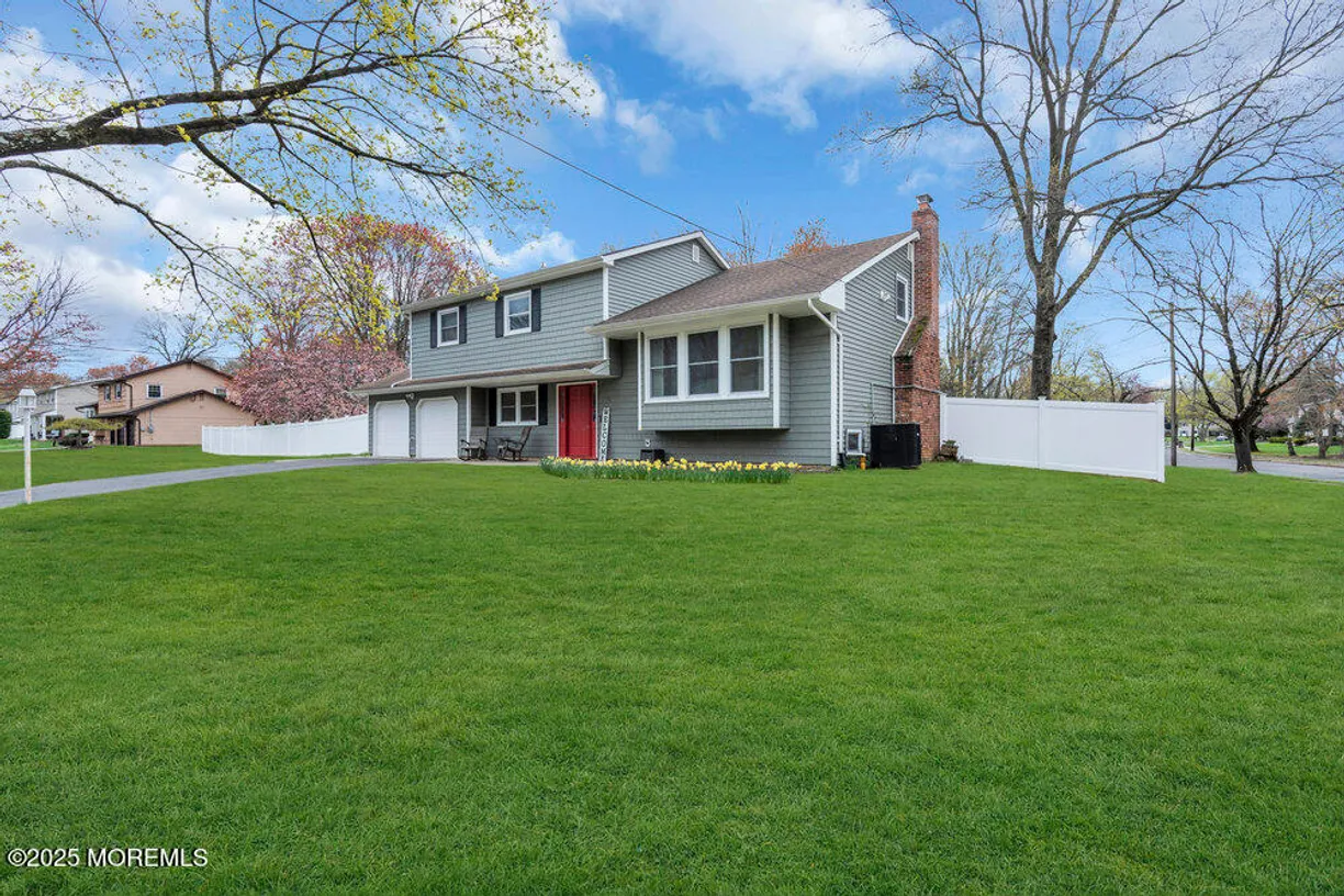 Rockland/Orange/NJ Real Estate | View 51 Sandburg Drive | Listing