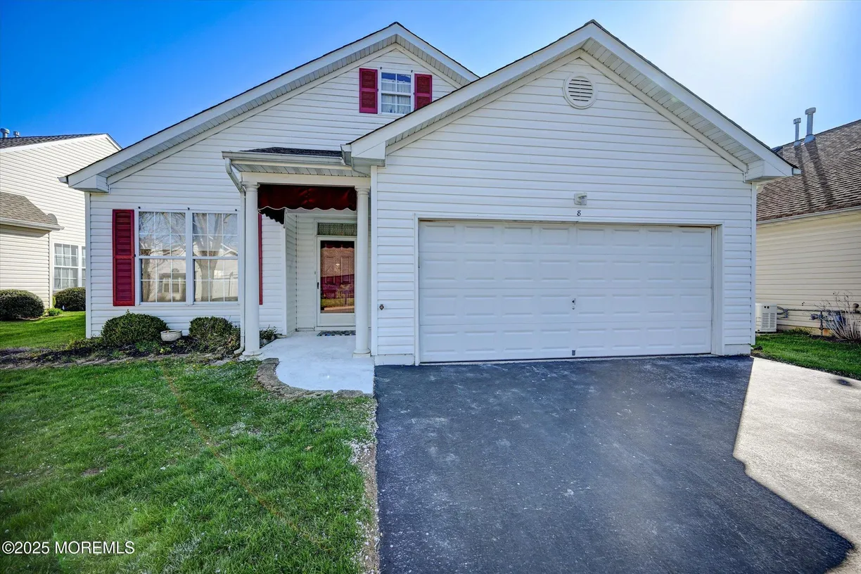 Rockland/Orange/NJ Real Estate | View 8 Orchid Lane | 2 Beds, 2 Baths