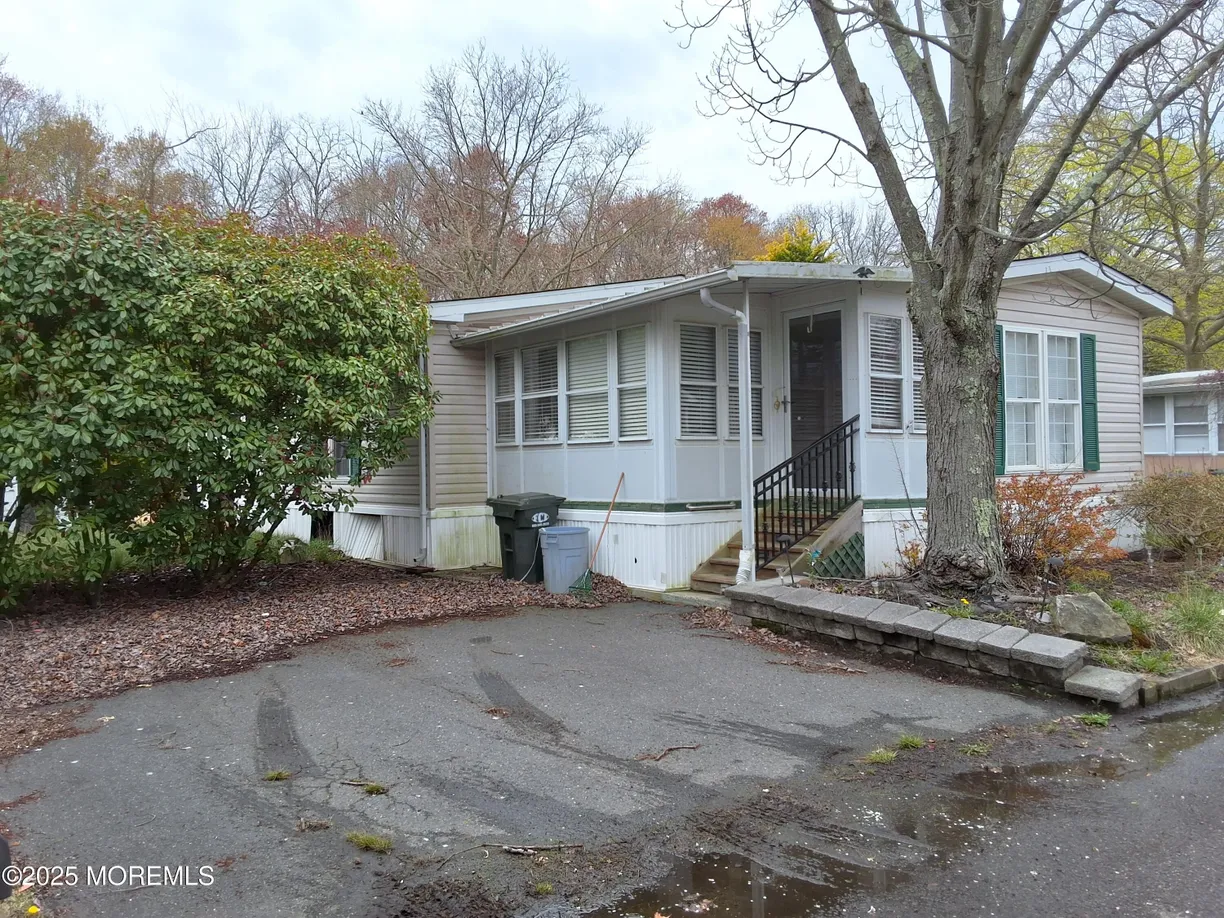 Rockland/Orange/NJ Real Estate | View 32 Village Road | Listing