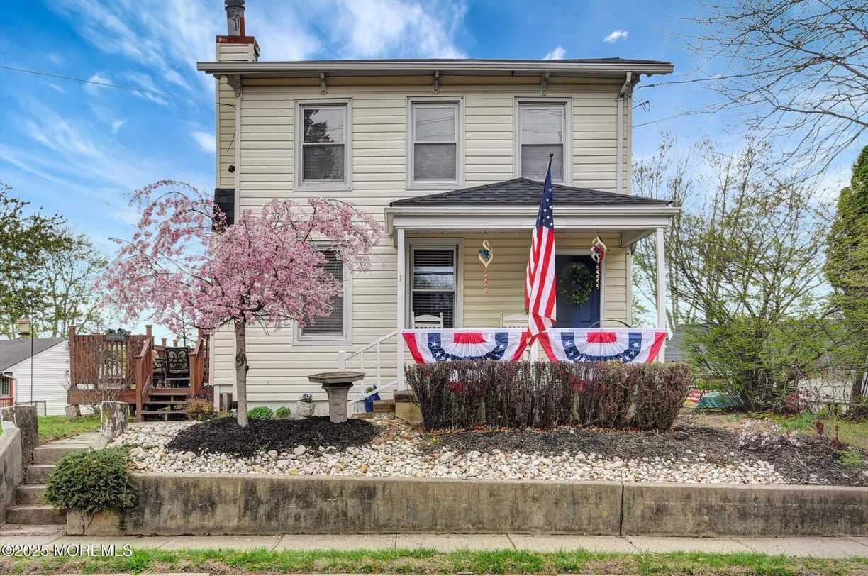 Rockland/Orange/NJ Real Estate | View 194 Ravine Drive | 3 Beds, 1 Bath