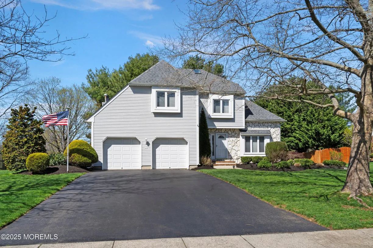 Rockland/Orange/NJ Real Estate | View 11 Tuscan Drive | 4 Beds, 2 Baths
